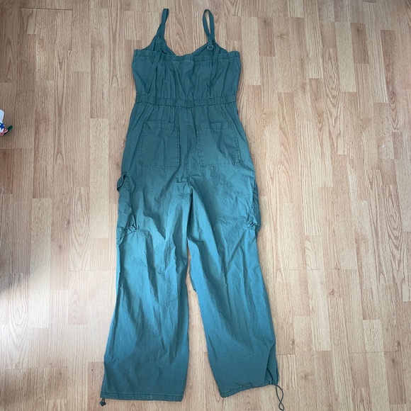 Universal Thread Army / Olive Green Sleeveless Cargo Jumpsuit Size Medium - Picture 7 of 8